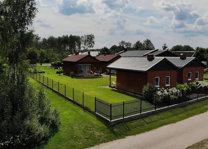 Miedzy Lasem A Wsia *